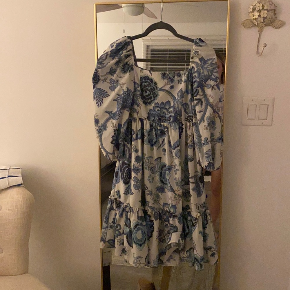 Pretty blue and white patterned midi dress